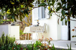Отель Guest House Rooms Rose  Молунат